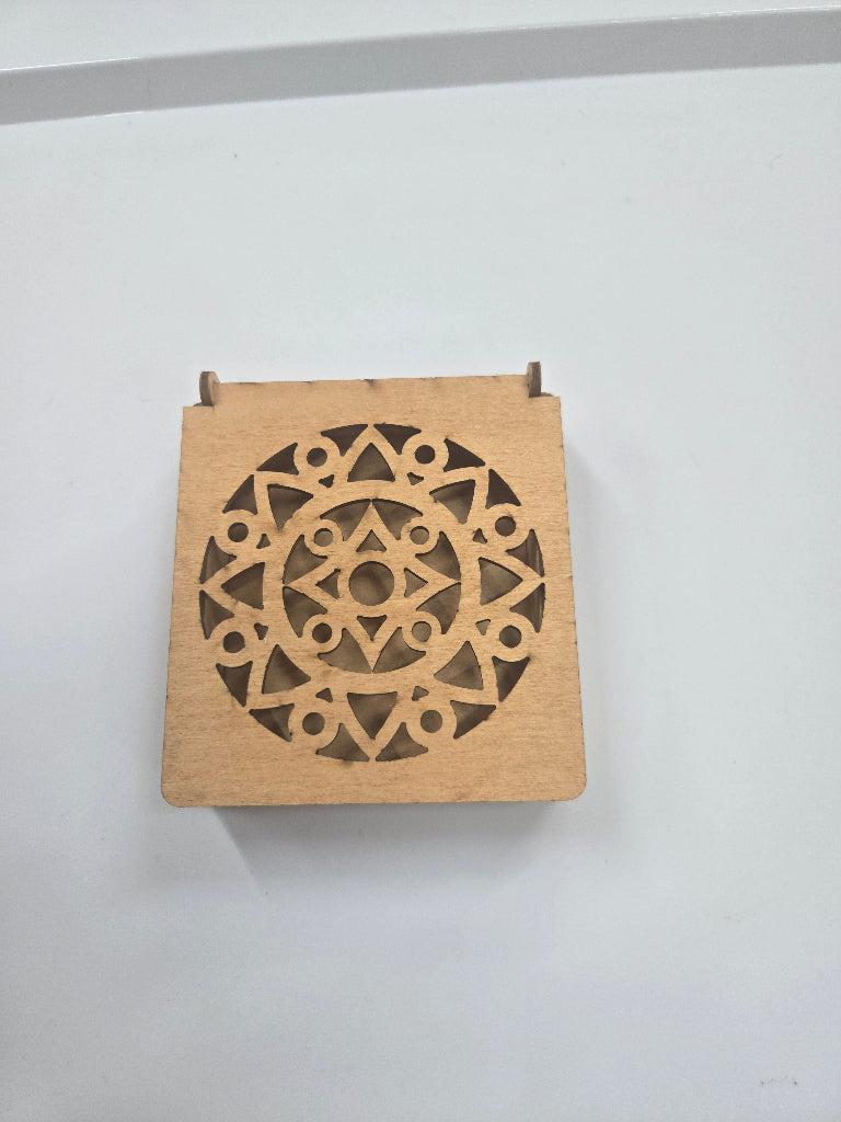 Precision laser-cut wooden Round Summer Oak Stain jewelry or candy box