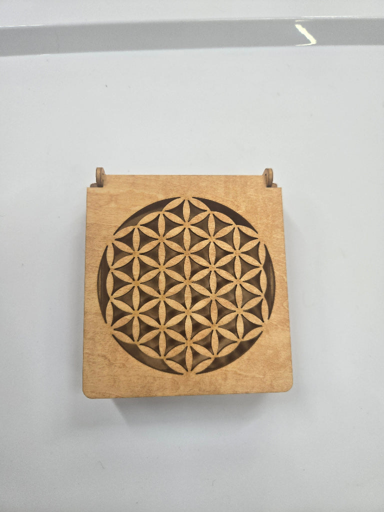 Precision laser-cut wooden Round Summer Oak Stain jewelry or candy box